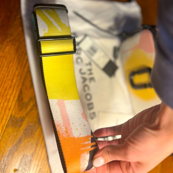 ✨LOW START ✨NWT Marc Jacob’s Snapshot Spray Paint Crossbody bag. Multicolor. - Picture 4 of 9